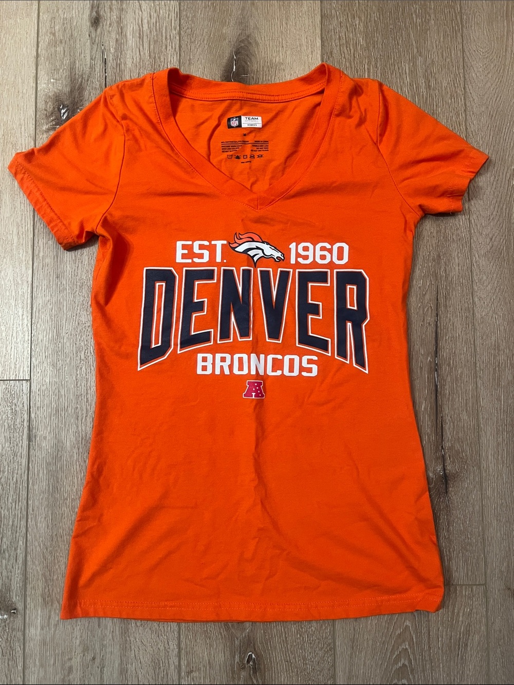 NFL ~ Denver Broncos Orange V-Neck Shirt, Size M, LIKE NEW